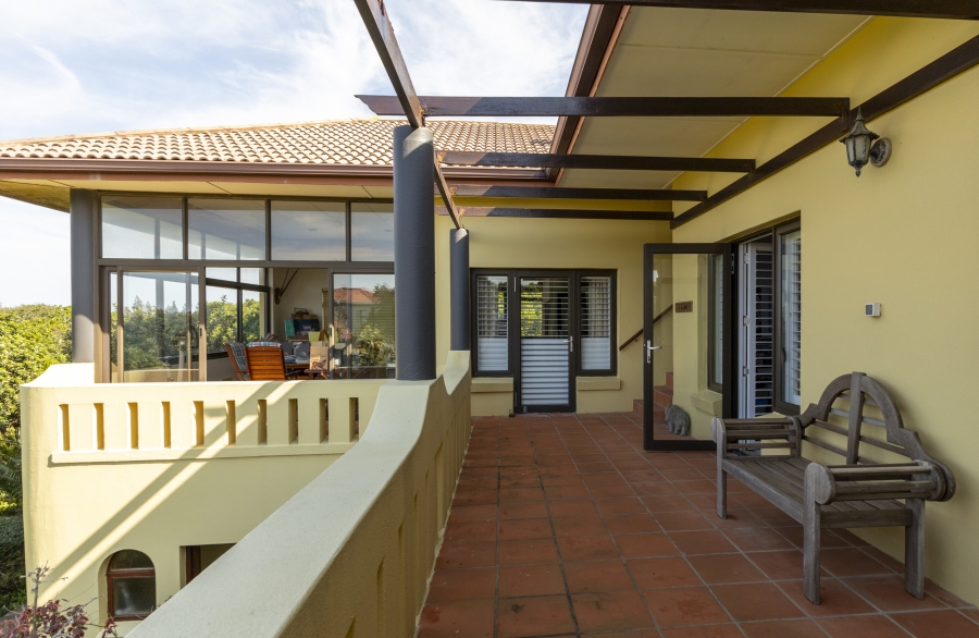 7 Bedroom Property for Sale in West Beach Eastern Cape